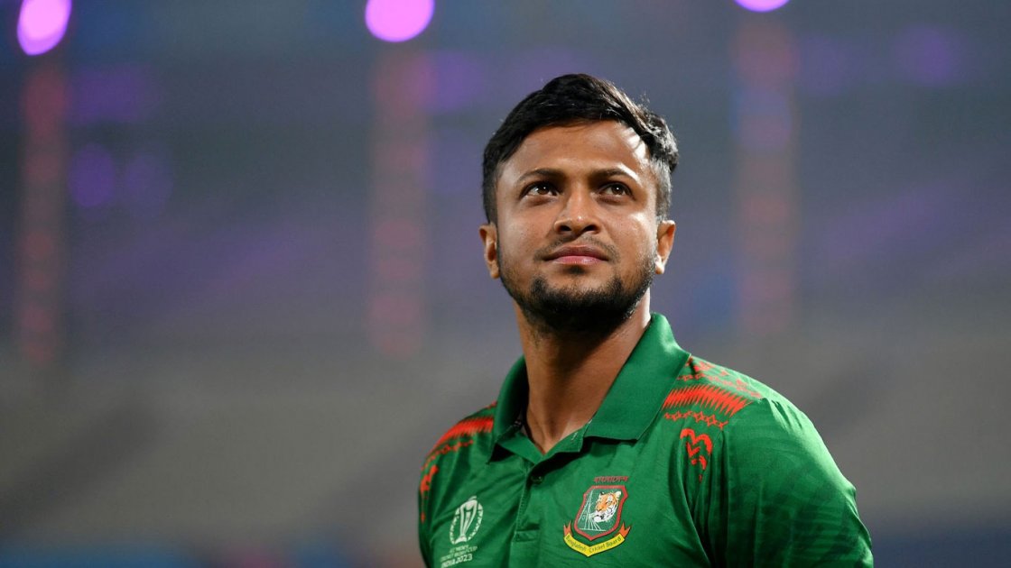 সাকিব আল হাসানের বাড়িতে পেট্রোল বোমা হামলা