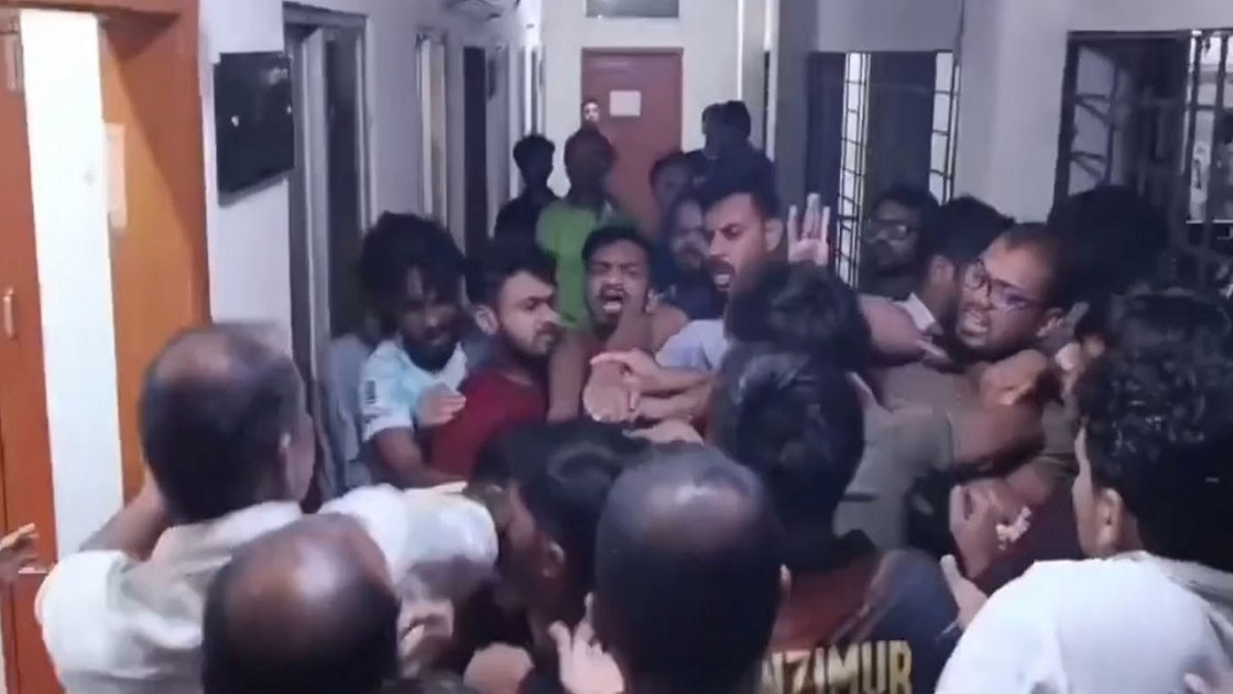 গোবিপ্রবিতে নিম্নমানের খাবার বিতরণের অভিযোগে শিক্ষার্থীদের হাতাহাতি