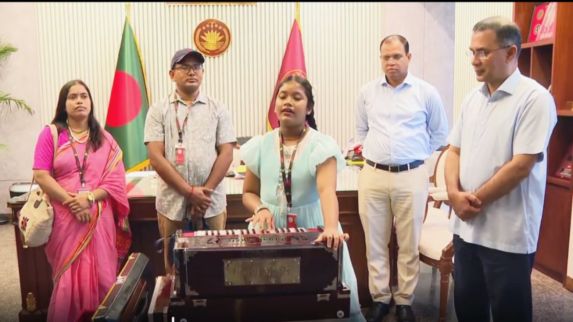 প্রধানমন্ত্রীর সঙ্গে সাক্ষাতে অনুশ্রীর সংগীতের স্বপ্ন পূরণ
