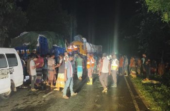 ঝিনাইদহে ট্রাক সংঘর্ষে চালক নিহত, আহত ২