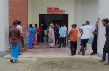 সিরাজগঞ্জে বাস-ট্রাক সংঘর্ষে নিহত ২, আহত ১০