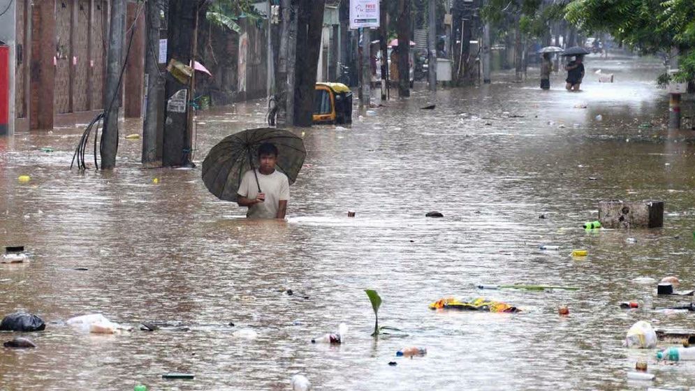 আসামে বন্যা পরিস্থিতি উদ্বেগজনক, প্রাণহানি ৯৮ জনে পৌঁছেছে