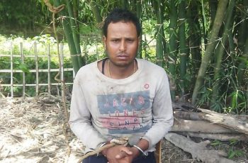 বিএসএফের হাতে বাংলাদেশি নাগরিক আটক, ভারতীয়কে স্থানীয়রা ধরে আনল