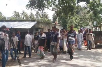 পাবনায় মাদ্রাসার সামনে মানববন্ধনে হামলা, গুলিবিদ্ধ ১