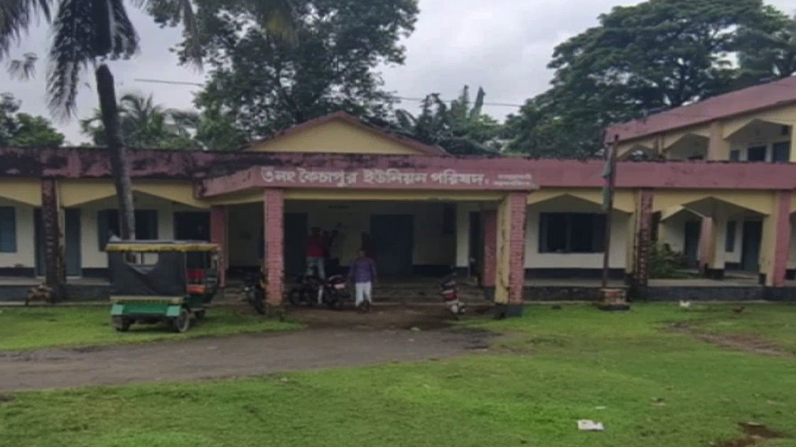 হালুয়াঘাট ইউএনওর বিরুদ্ধে ৬০ লাখ টাকা উত্তোলনের অভিযোগ