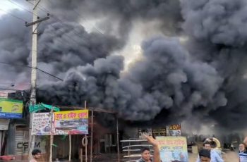 নারায়ণগঞ্জে কেমিক্যাল গোডাউনে ভয়াবহ অগ্নিকাণ্ড
