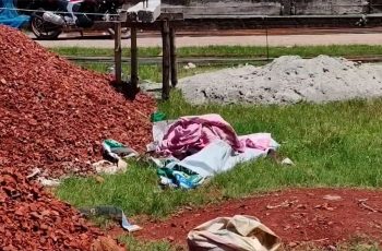 সাভারে মসজিদের মাঠ থেকে বোমা সদৃশ বস্তু উদ্ধার