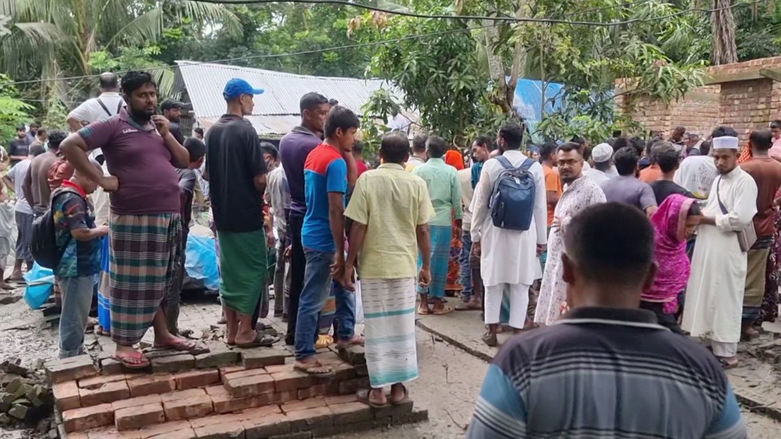 বাগেরহাটে একই পরিবারের ৩ খুন, পুলিশ তদন্তে ব্যর্থ