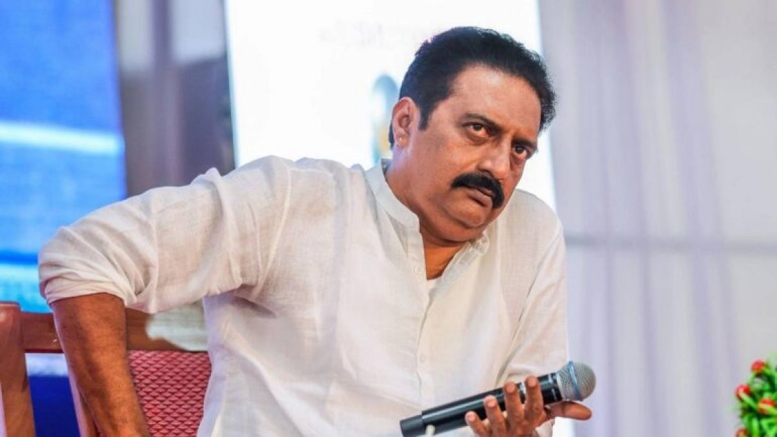 ভোটার তালিকা থেকে প্রকাশ রাজের নাম বাদ, ক্ষোভ প্রকাশ