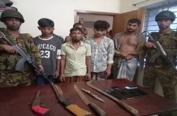 হাতিয়ায় লবণবোঝাই বাল্কহেড ডুবিতে এক বৃদ্ধ নিহত, ৩ মাছধরার ট্রলারও ডুবেছে