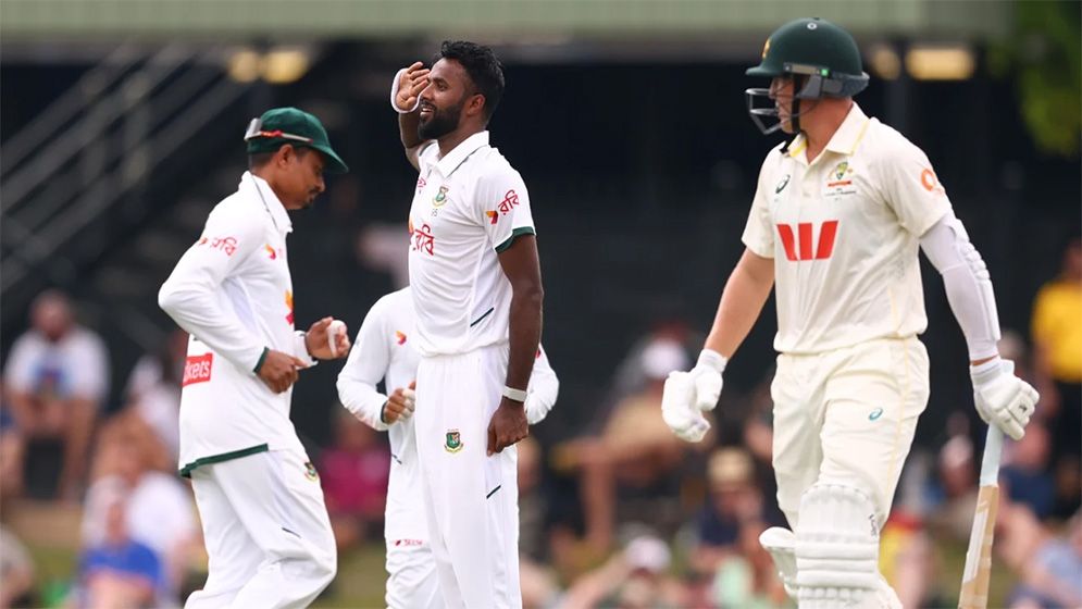 বাংলাদেশের পেসারদের দাপটে অস্ট্রেলিয়াকে চেপে ধরেছে বাংলাদেশ
