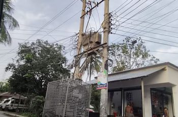 রাজশাহীতে অতিরিক্ত ভোল্টেজে পুড়ে গেল ৩০০ বাড়ির ইলেকট্রনিক্স