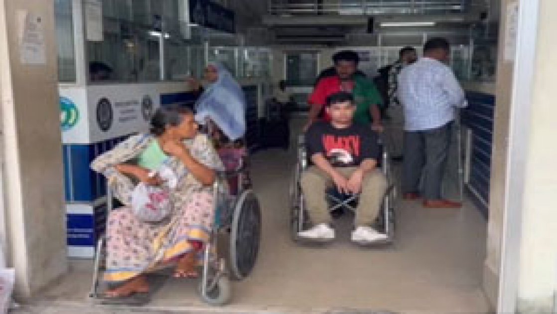 চিকিৎসার জন্য বছরে ৫ লাখ মানুষ বিদেশে যায়, আস্থা ফেরাতে উদ্যোগের তাগিদ