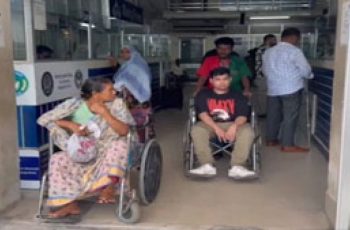 চিকিৎসার জন্য বছরে ৫ লাখ মানুষ বিদেশে যায়, আস্থা ফেরাতে উদ্যোগের তাগিদ