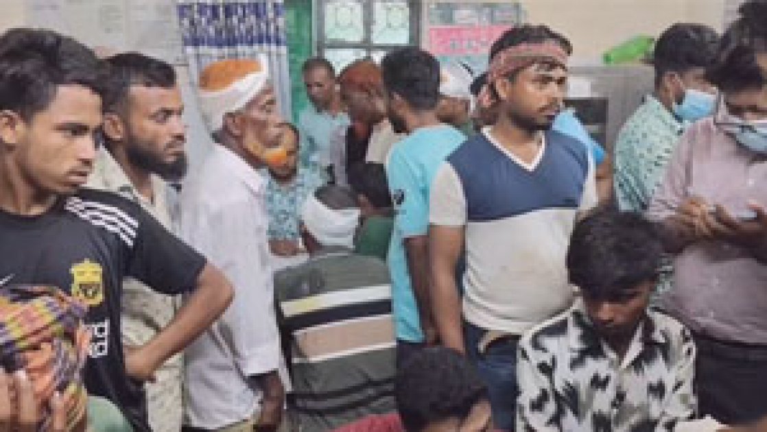 নেত্রকোণায় কবরস্থানের নামকরণ নিয়ে সংঘর্ষে আহত অর্ধশতাধিক