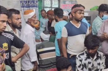 নেত্রকোণায় কবরস্থানের নামকরণ নিয়ে সংঘর্ষে আহত অর্ধশতাধিক