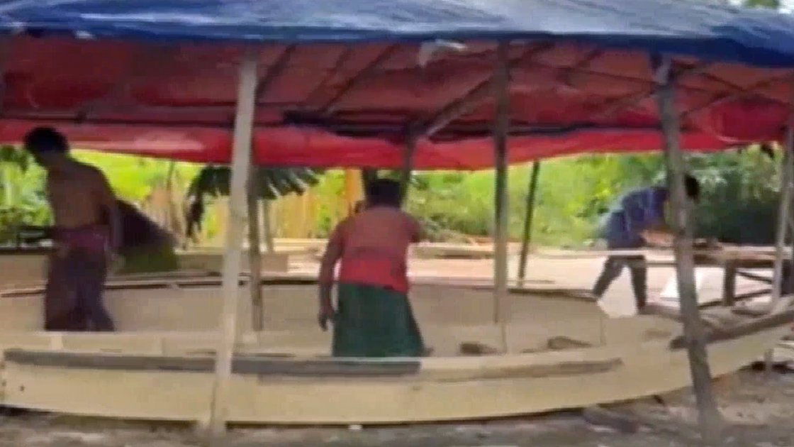 বর্ষা মৌসুমে নৌকার চাহিদা বৃদ্ধি, কারিগরদের সংকট