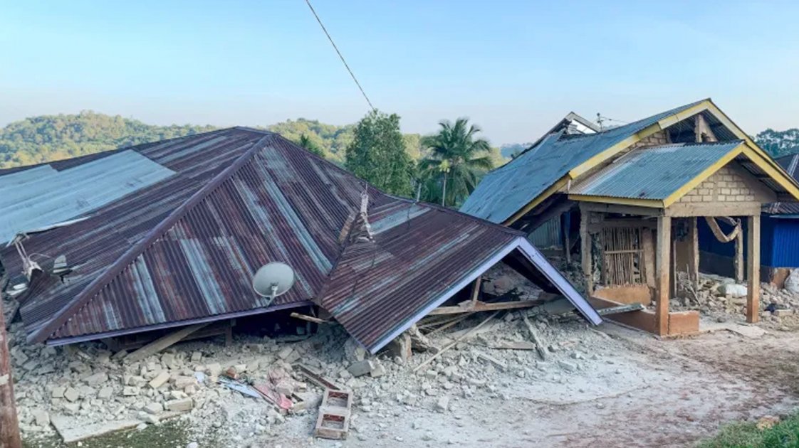 ৭.৭ মাত্রার ভূমিকম্পে কেঁপে উঠল ইন্দোনেশিয়া, একজনের মৃত্যু