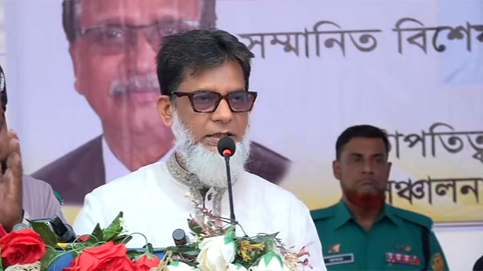 বর্জ্য ব্যবস্থাপনায় গাফিলতির বিরুদ্ধে কঠোর ব্যবস্থা নেওয়ার হুঁশিয়ারি
