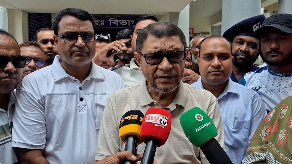 স্বাস্থ্যমন্ত্রী: চিকিৎসা খাতে অবহেলা ও লুটপাটের অভিযোগ