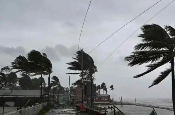 ঢাকাসহ ১৩ অঞ্চলে বজ্রবৃষ্টি ও ঝড়ের সতর্কতা