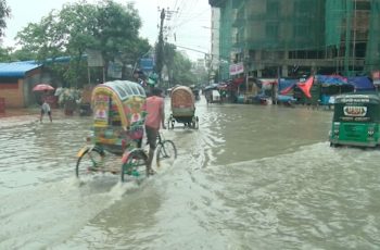 ভারী বৃষ্টিতে জলাবদ্ধতার কবলে চট্টগ্রামের নিচু এলাকা