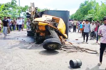 গোপালগঞ্জে ট্রাক-বাস সংঘর্ষে নিহত ৩, আহত ২০