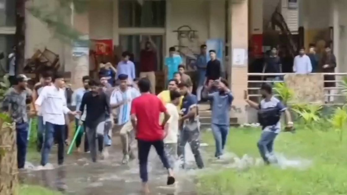 নোবিপ্রবিতে ছাত্রদলের সংঘর্ষে আহত ৫, তদন্ত কমিটি গঠন