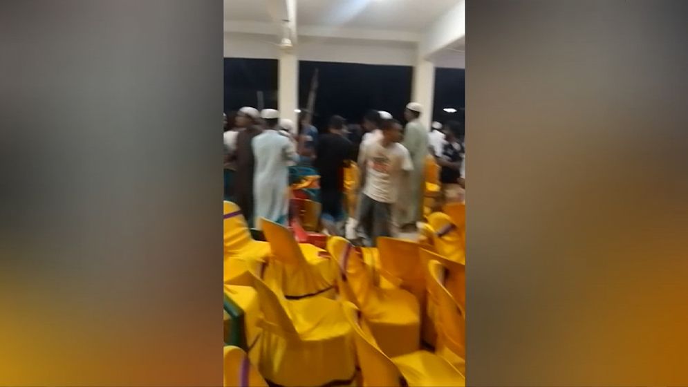 ব্রাহ্মণবাড়িয়ায় পুলিশ ও মাদরাসা শিক্ষার্থীদের সংঘর্ষে আহত ৩০