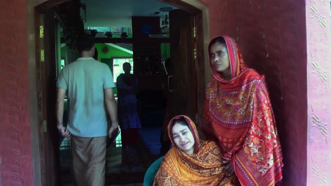 কলকাতার অগ্নিকাণ্ডে নিহত সাজু ও রেবতীর বাড়িতে শোকের ছায়া