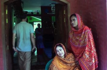 কলকাতার অগ্নিকাণ্ডে নিহত সাজু ও রেবতীর বাড়িতে শোকের ছায়া