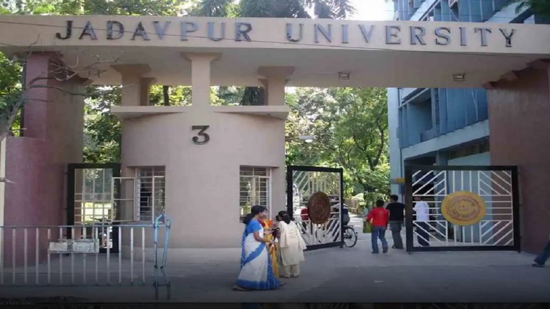 কলকাতার যাদবপুর বিশ্ববিদ্যালয়ে বামপন্থী ও এবিভিপির সংঘর্ষ