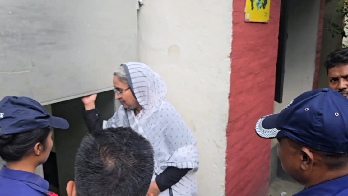 দীপু মনির স্বামীর জানাজা শেষে কারাগারে প্রত্যাবর্তন