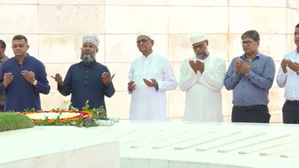 নবনির্বাচিত রাষ্ট্রপতির শ্রদ্ধা জিয়াউর রহমান ও খালেদা জিয়ায়