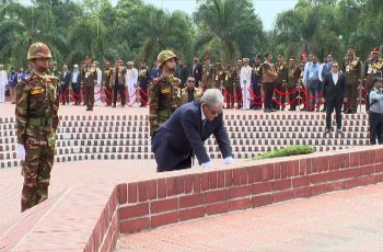রাষ্ট্রপতি মির্জা ফখরুল ইসলাম আলমগীরের শ্রদ্ধা মুক্তিযুদ্ধের শহীদদের প্রতি
