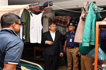 স্বরাষ্ট্রমন্ত্রীর তেজগাঁও থানায় আকস্মিক পরিদর্শন
