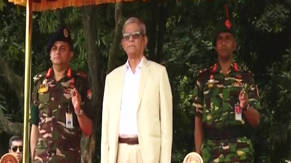 মির্জা ফখরুল ইসলাম আলমগীরের বঙ্গভবনে গার্ড অব অনার প্রদান