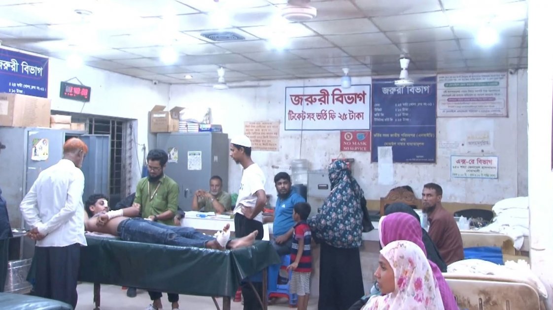 নোয়াখালীতে মোটরসাইকেলে গুলি, আহত দুই তরুণ