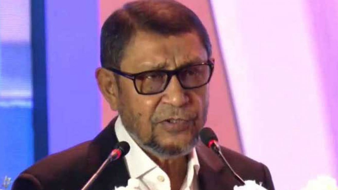 নওগাঁ সদর হাসপাতালে স্যালাইন না দেওয়ার অভিযোগে সতর্কতা স্বাস্থ্যমন্ত্রীর