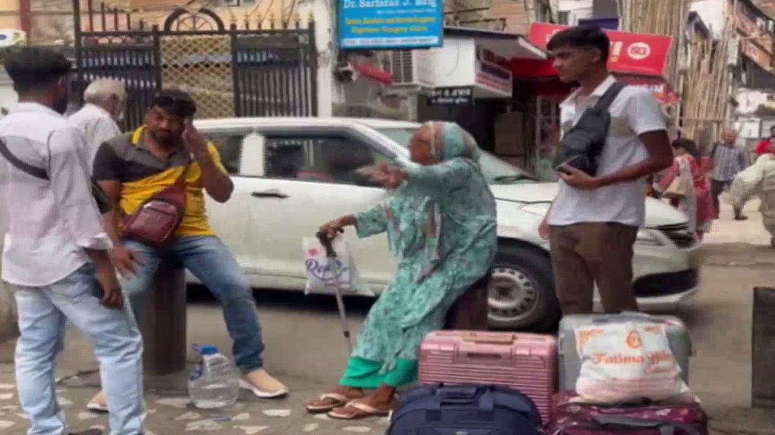 কলকাতায় ৪৮ ঘণ্টায় ২০০ হোটেল বন্ধ, বিপাকে বাংলাদেশি পর্যটকরা