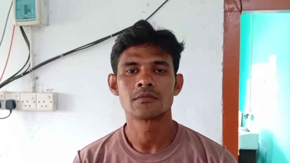 মেহেরপুরে প্রাক্তন স্ত্রীর হাত কুপিয়ে বিচ্ছিন্ন, যুবক গ্রেফতার