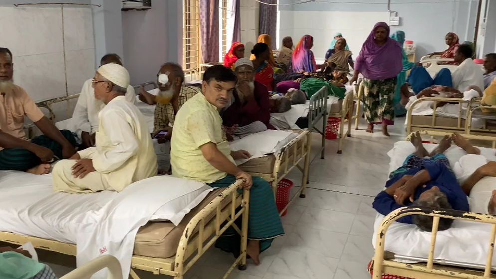 মুন্সিগঞ্জে ঈদে মিলাদুন্নবী উপলক্ষে বিনামূল্যে চোখের ছানি অপারেশন