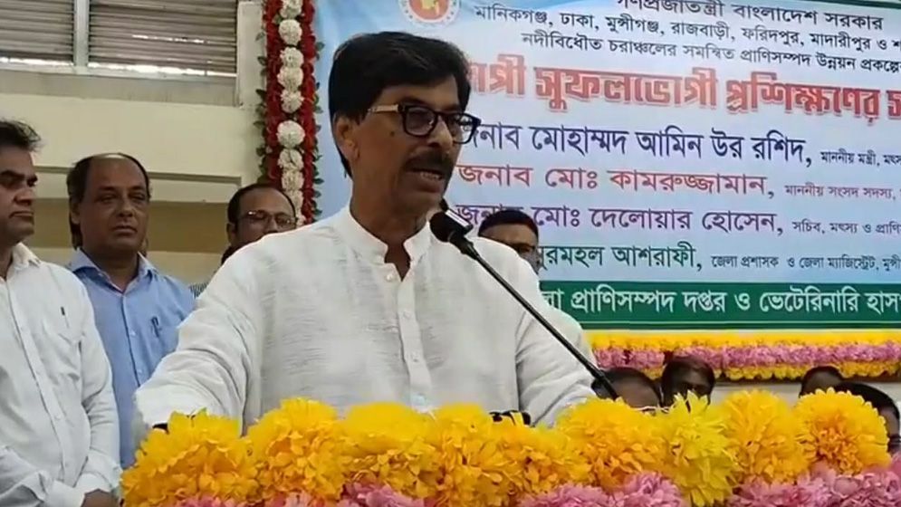 কৃষিমন্ত্রী: বাজারে বেশি সার, কৃত্রিম সংকট তৈরির চেষ্টা চলছে