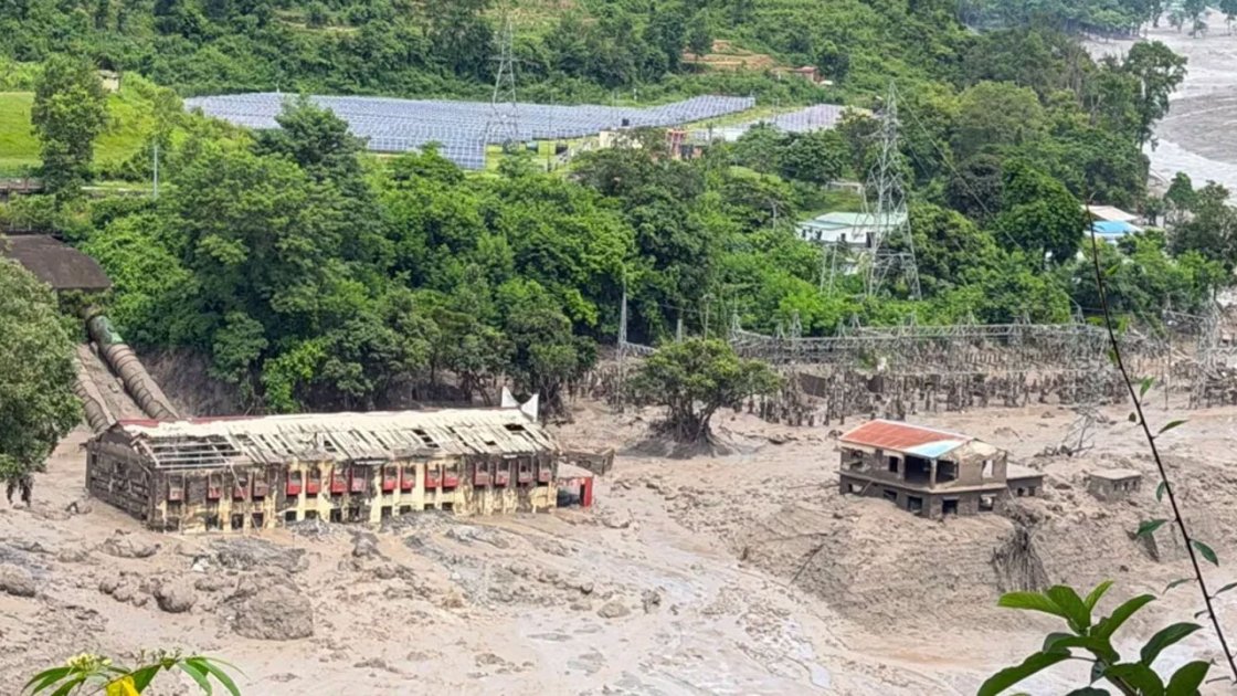 নেপাল সীমান্তে হড়কা বানে ১৭ জনের মৃত্যু, শতাধিক ভারতীয় নিখোঁজ