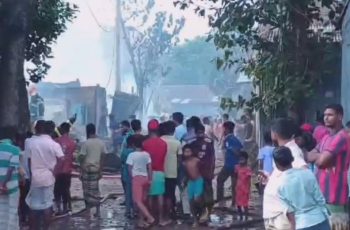 গাজীপুরে ঝুটের গুদামে অগ্নিকাণ্ড, ফায়ার সার্ভিসের ৫ ইউনিট কাজ করছে