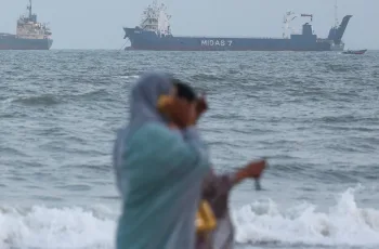 ইরান-আমেরিকা যুদ্ধ: আরব দেশগুলোর সামনে কঠিন প্রশ্ন