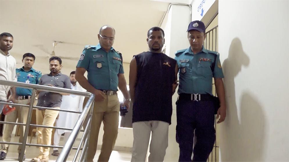 টঙ্গীতে ১ কেজি হেরোইন ও ২৫০০ পিস ইয়াবাসহ মাদক ব্যবসায়ী আটক