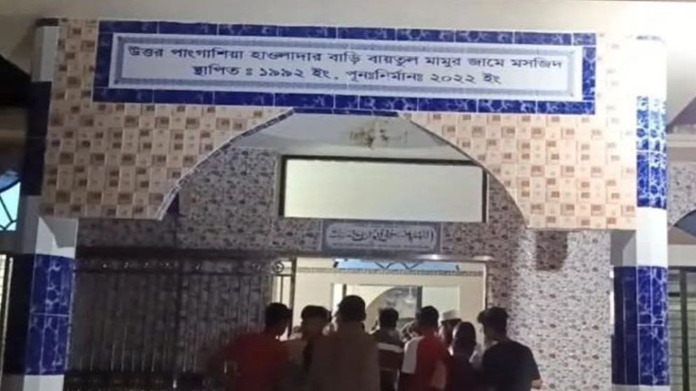 পটুয়াখালীতে মসজিদের শয়নকক্ষ থেকে মুয়াজ্জিনের মরদেহ উদ্ধার