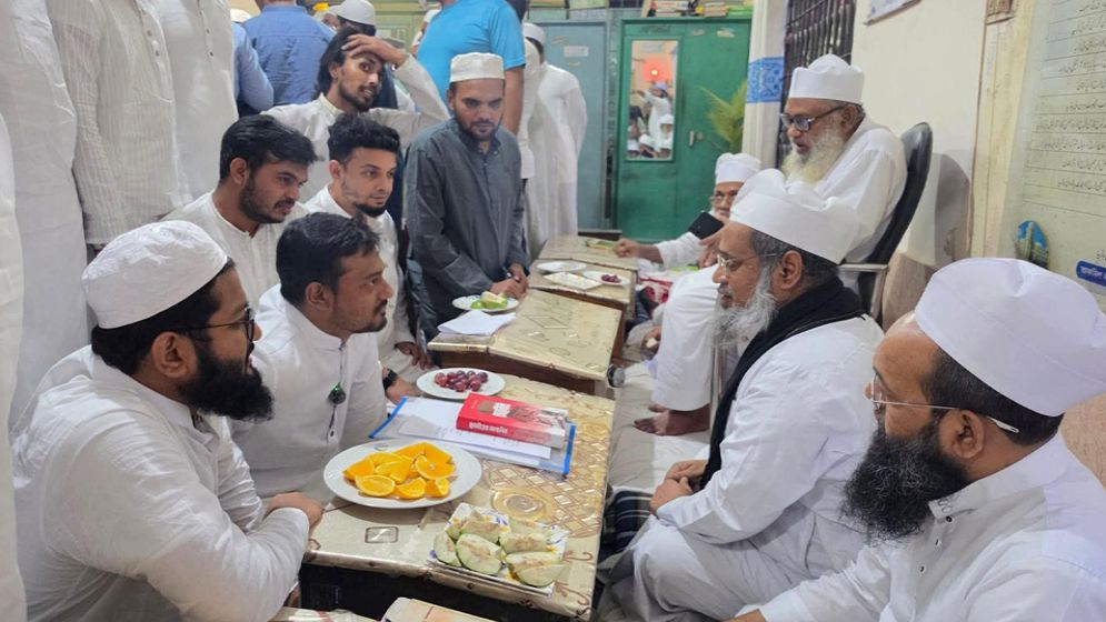 ব্রাহ্মণবাড়িয়ায় মাদ্রাসাশিক্ষকদের সঙ্গে এনসিপি নেতাদের সৌজন্য সাক্ষাৎ