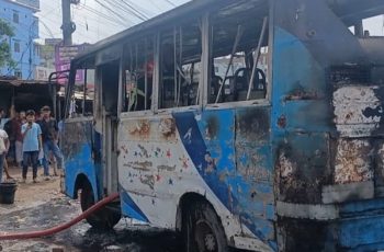 গাজীপুরে বাসচাপায় নারী শ্রমিক নিহত, প্রতিবাদে বাসে অগ্নিসংযোগ